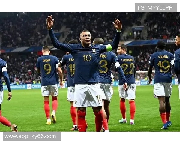 日本U20在加时赛被法国绝杀球员痛苦瘫倒赛场泪如雨下